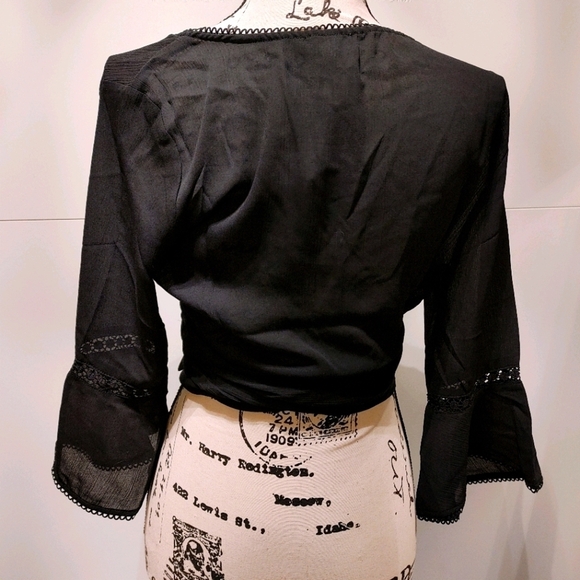 Wrap top with bell sleeves - Picture 5 of 6